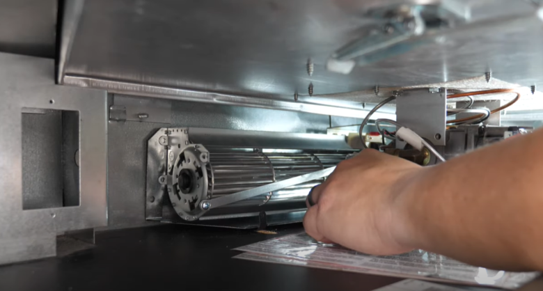 Gas Fireplace Blower vs. No Blower: What Method is Better? - FireplaceWiki