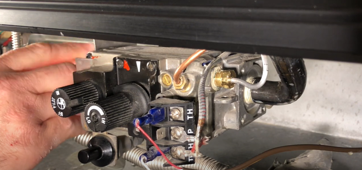 Gas Smell From Fireplace When Off How to Fix? FireplaceWiki