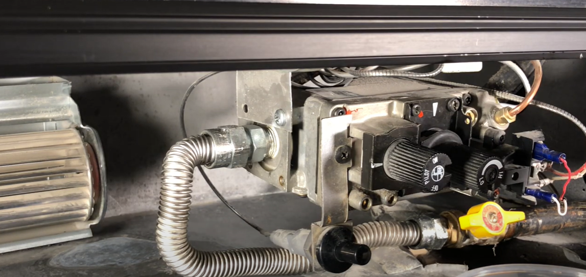 Gas Smell From Fireplace When Off How to Fix? FireplaceWiki